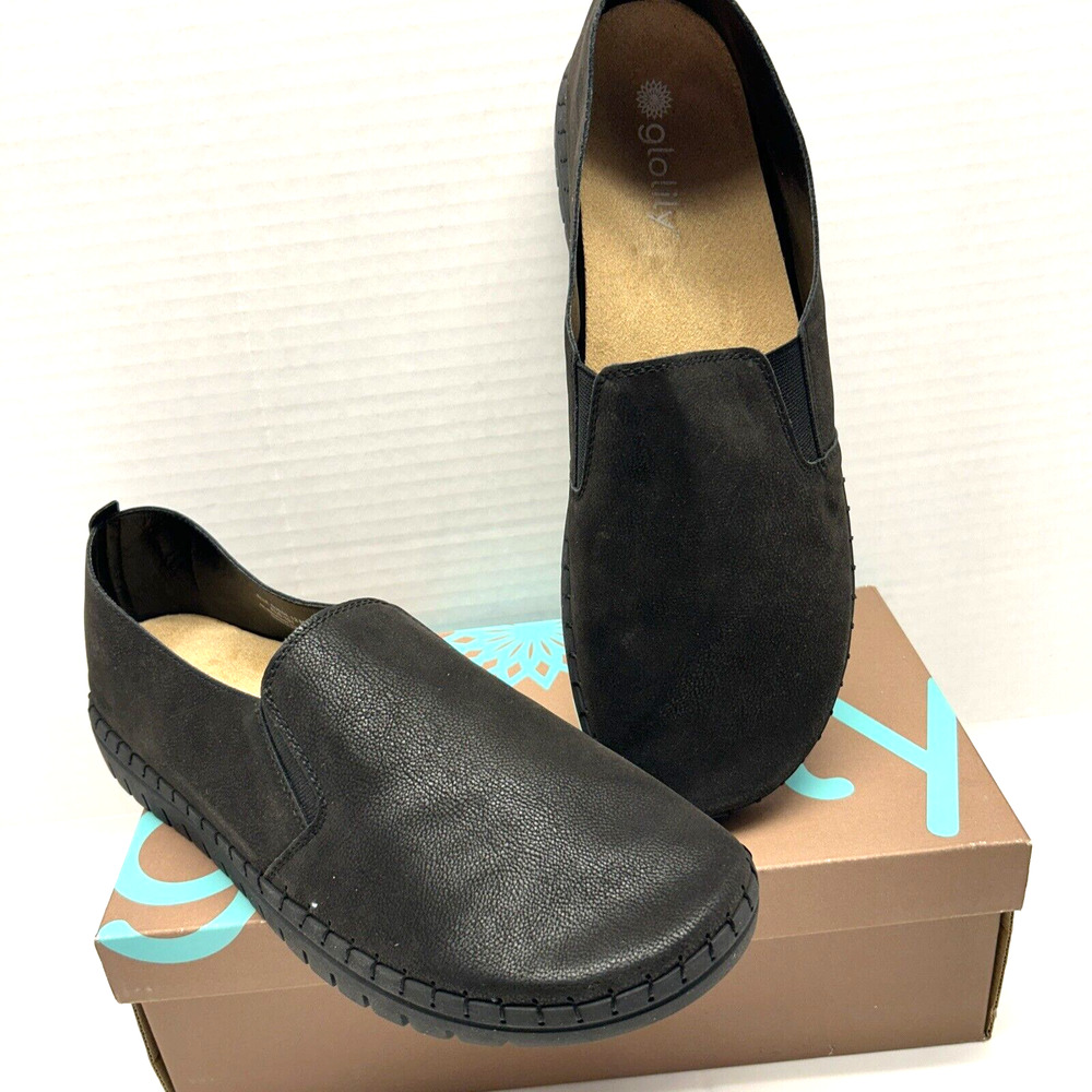 Black Slip-On Flats with Moccasin Stitching